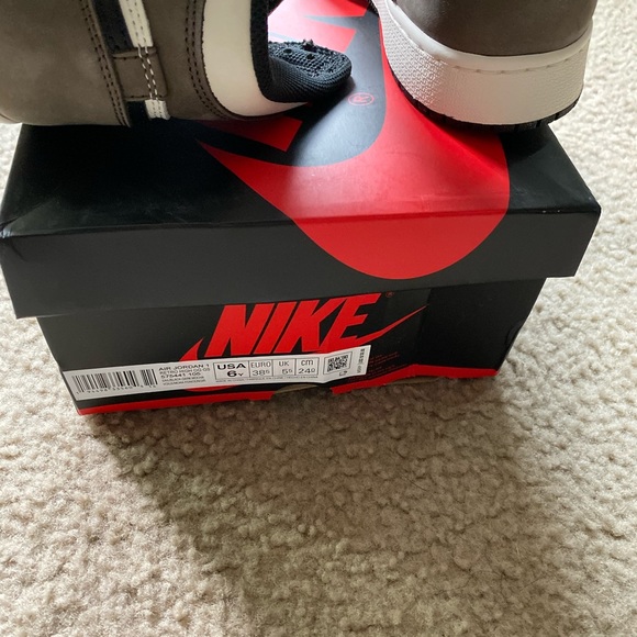 Air Jordan Retro 1 High Size 6Y New - Picture 5 of 11